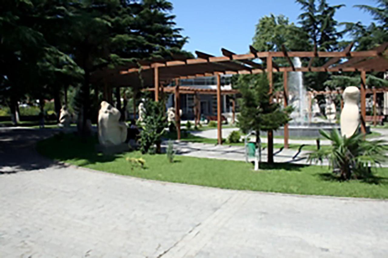 Park Hotel Kutaissi Exterior foto